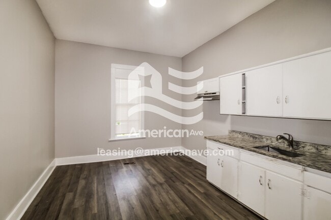 Photo - 717 28th St