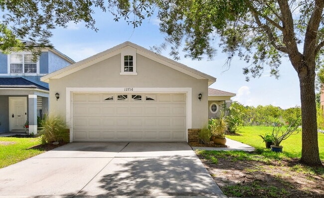 Photo - 3 bed, 2 bath, 2 car garage in Riverview
