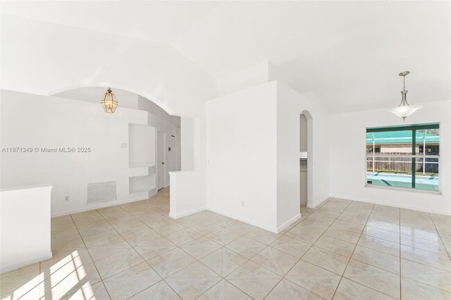 Photo - 4657 SW Leeward St