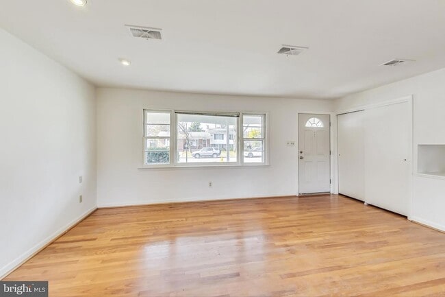 Photo - 1208 Pinewood Dr