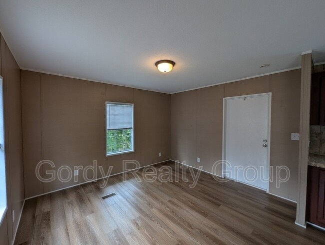 Photo - 6948 Illinois St