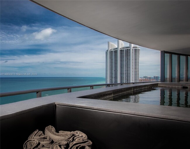 Photo - 18555 Collins Ave Condo