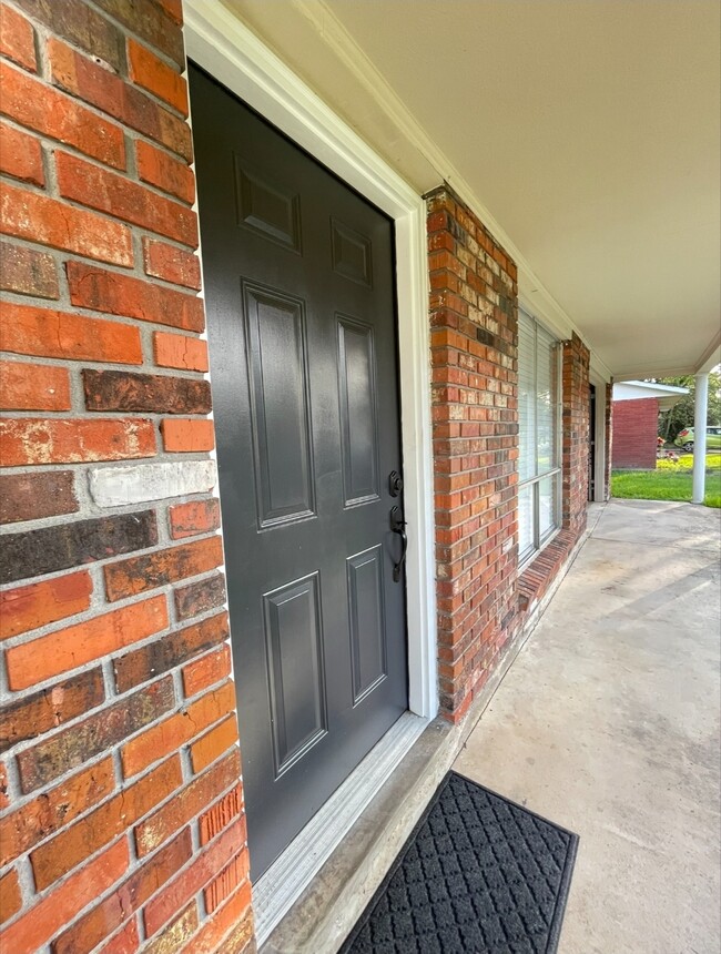 Photo - 15905 Waycross Dr