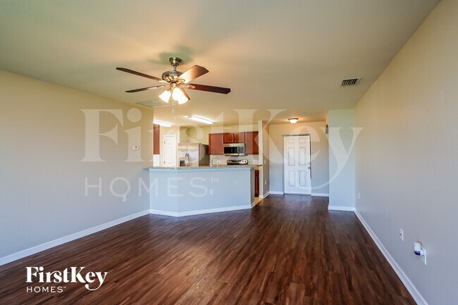 Photo - 716 Evening Shade Ln