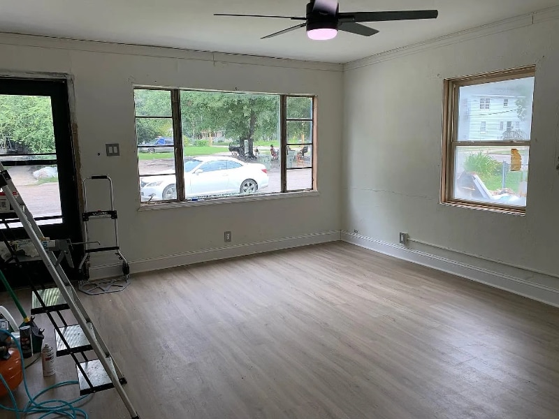 Photo - 408 Academy St E