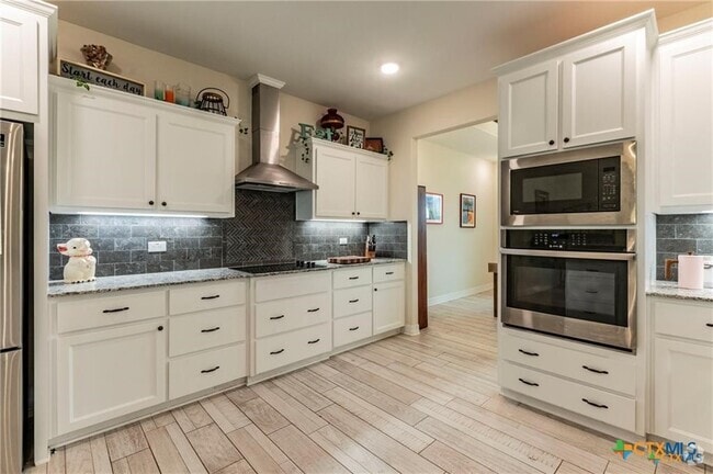 Building Photo - 8119 Green Hill Dr Rental