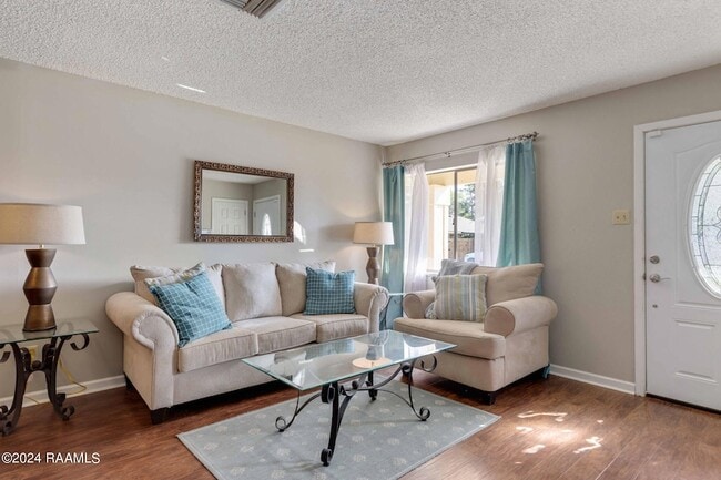 Photo - 303 Plaza Village Dr