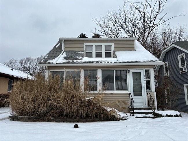 Building Photo - 2096 Norton St