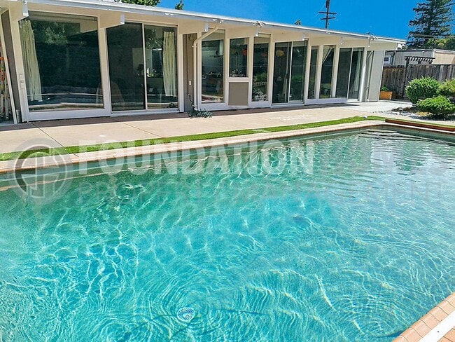 Single Level Upper Lucas Valley 4+bd/2ba E... - Single Level Upper Lucas Valley 4+bd/2ba E... House