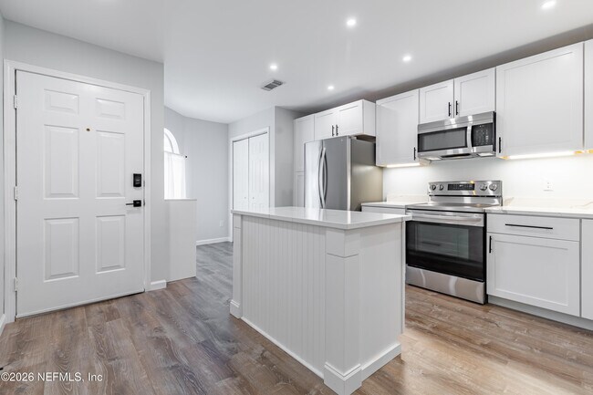 8118 Baymeadows Cir E Unidad 1