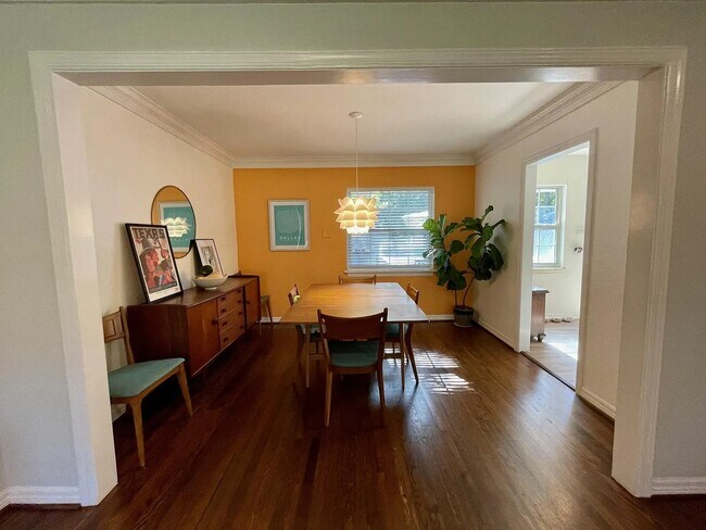 Photo - 718 W Colorado Blvd