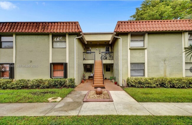 Building Photo - 9720 Hammocks Blvd