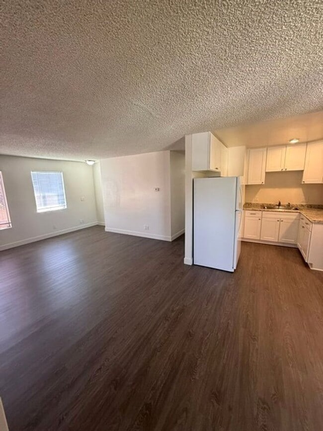 Photo - 3 bedroom apartment with a 1 car garage Unit 3