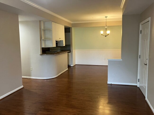 Photo - 3 BR / 3 BA @ Bridgepointe