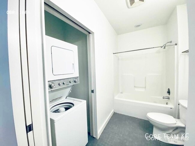 Photo - 1723 Walnut St Unit 507