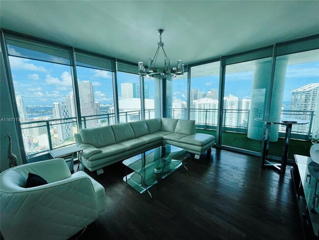 Building Photo - 90 SW 3rd St Unit # 4404 Rental