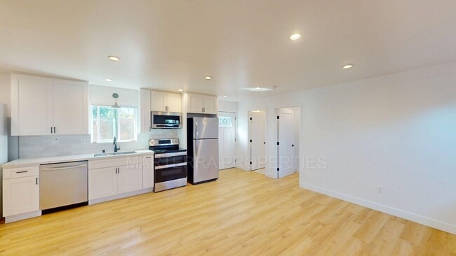 Photo - Beautiful 2 Bedroom Home