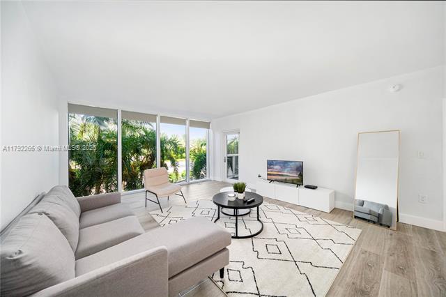 Photo - 10275 Collins Ave Unidad 224 Rental