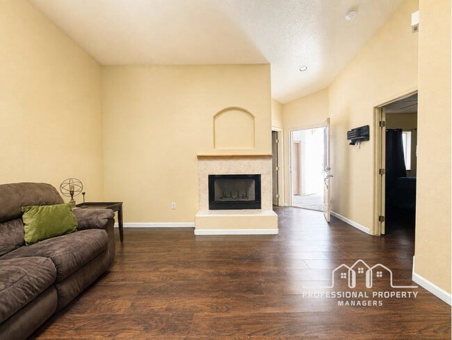 10694 E 34th Pl