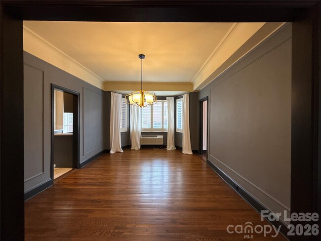 Photo - 301 W 10th St Unidad 106