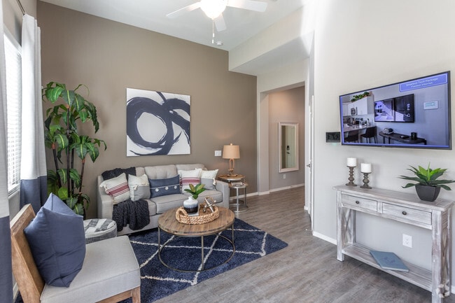 1BR, 1BA - Seaside - 668 SF