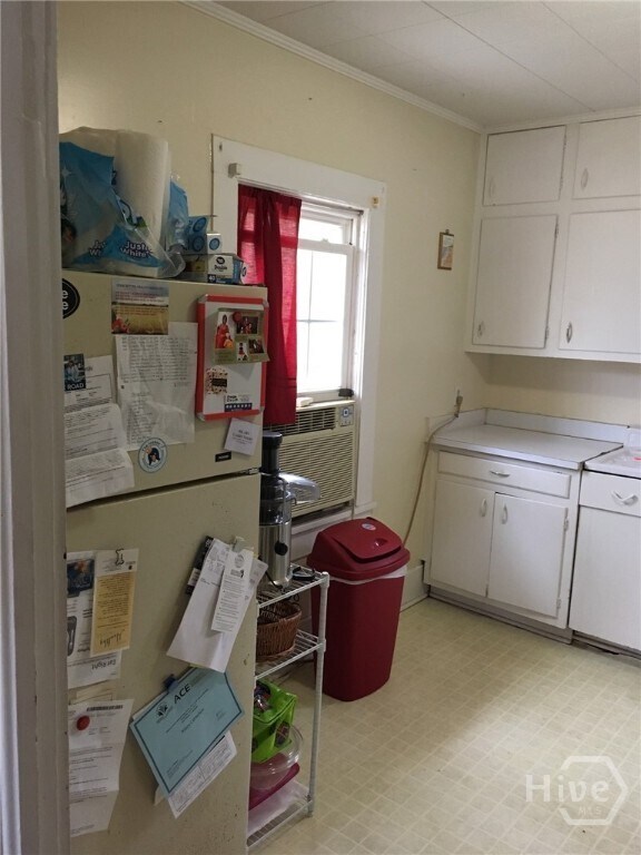 Photo - 880 Sunset Dr