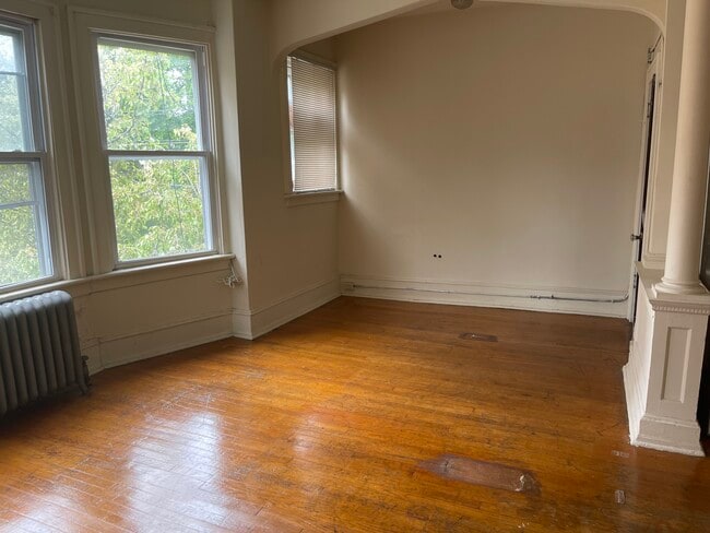 Photo - 203 Penn St Unit 2nd Floor