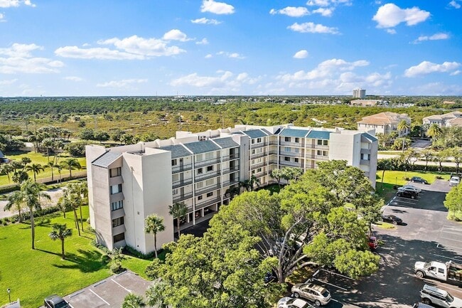 Building Photo - 1605 S US Hwy 1 Unit M1-506
