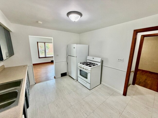 Photo - Spacious 3 Bedroom 2 Bathroom Home with Attached Garage!