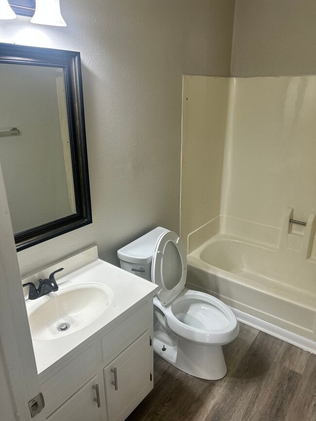 Photo - 2309 Evelyn Ln Unit 2309 H