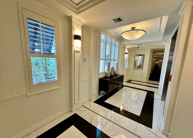 Photo - 200 NE 2nd Ave Unidad 312