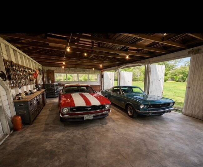 Building Photo - 618 Bayridge Rd