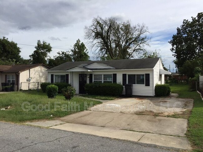 Photo - 405 Rachael St