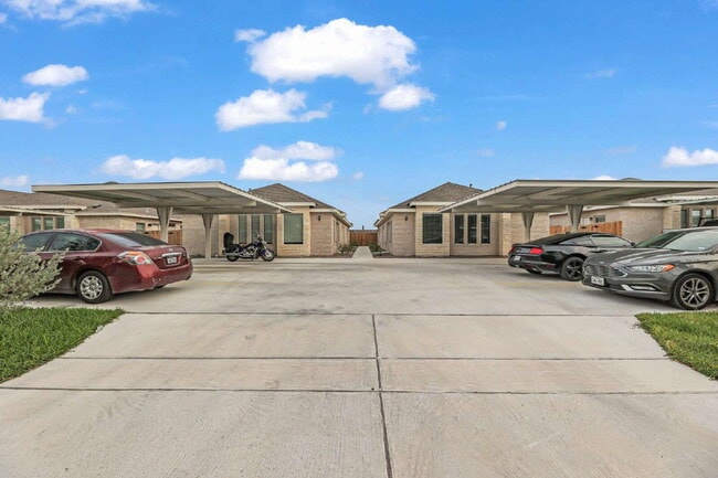 Building Photo - 5701 Nightingale Ave