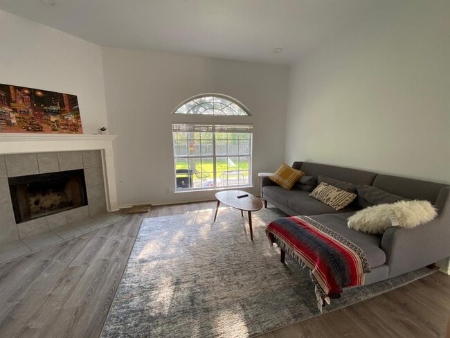 Photo - 2623 Goldfinch Dr