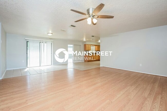 Photo - 3 Bedroom Pet-Friendly Home in MERRITT ISLAND, FL with Main Street Renewal