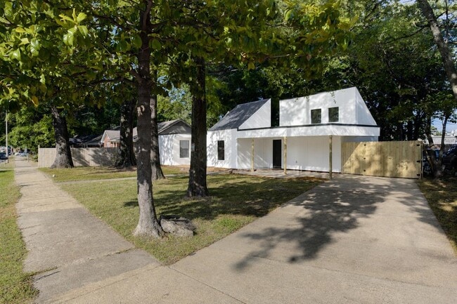Photo - 3116 Domar St
