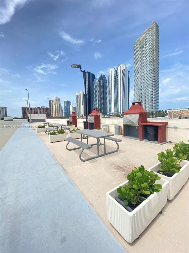 Photo - 16919 N Bay Rd Unit 308