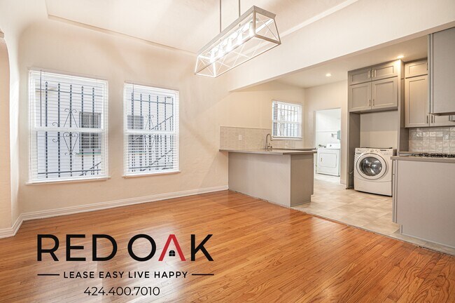 Photo - Amazing Two Bedroom with Large Windows, Re... Unit 332