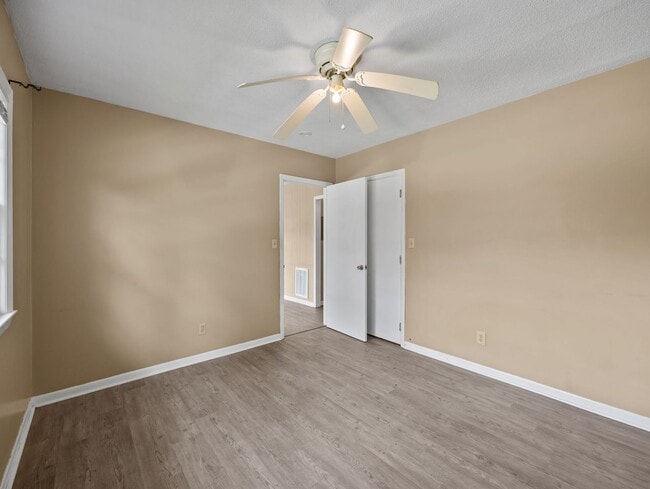 Photo - Welcome to Lakeview Park!