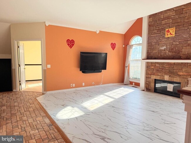 Photo - 15 Moonlight Ct