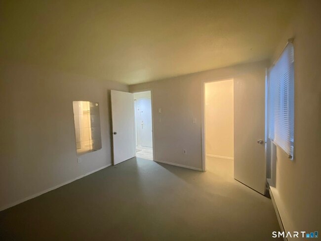 Photo - 7 Padanaram Rd Unidad J243