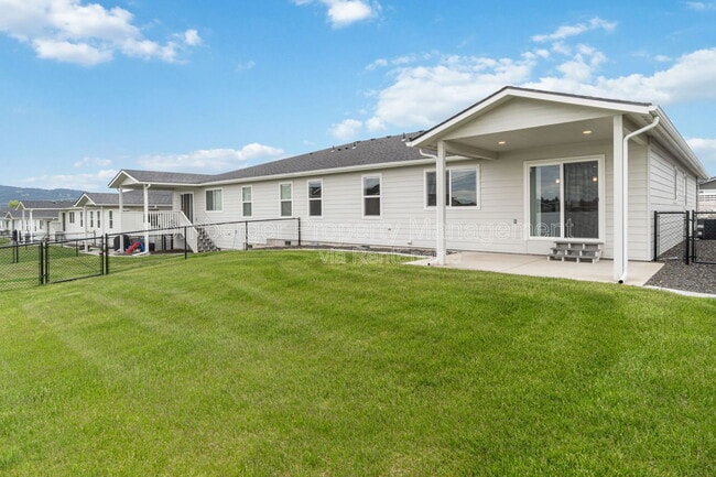 Photo - 1305 N Coach Dr