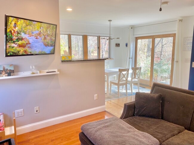 Photo - 37 Newfane Rd