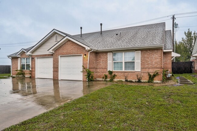 Photo - Gorgeous 3 bed 2 bath in Norman!