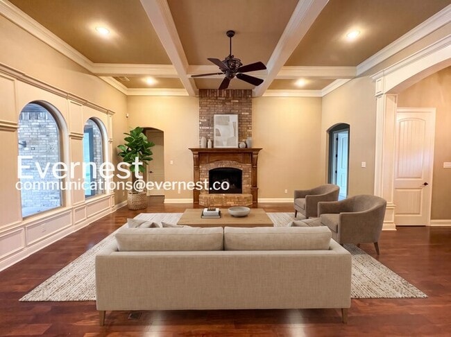 6587 Westminster