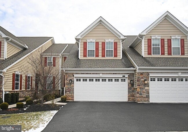 Building Photo - 136 Iron Hill Way