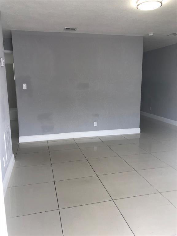 Photo - 839 NW 14th Ave Unidad 1