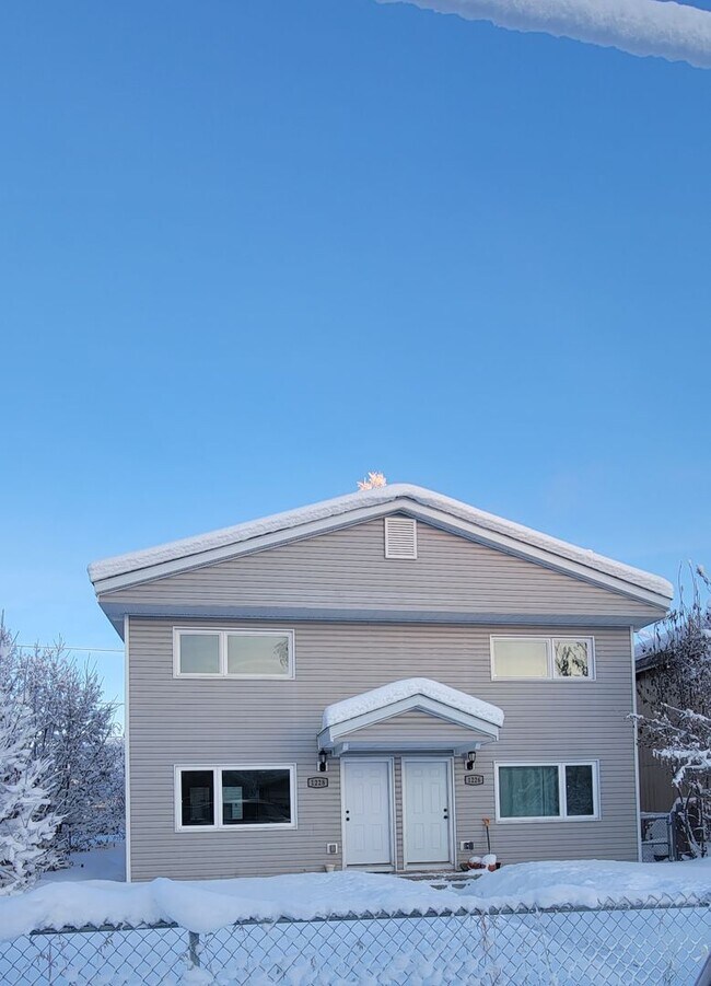 Pet Friendly 2 Bedroom Apartment ! Heat In... - Pet Friendly 2 Bedroom Apartment ! Heat In...