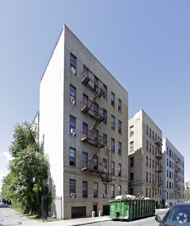 Photo - 450 E 184th St Apartments